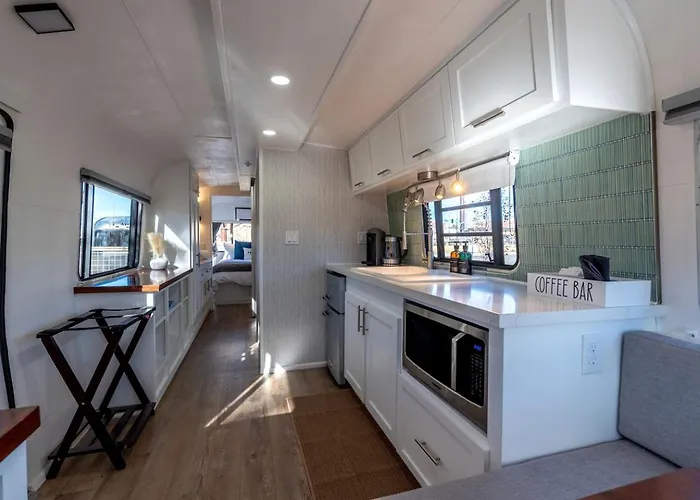 Pet-friendly Airstream Near Whiskey Row In Az Holiday home